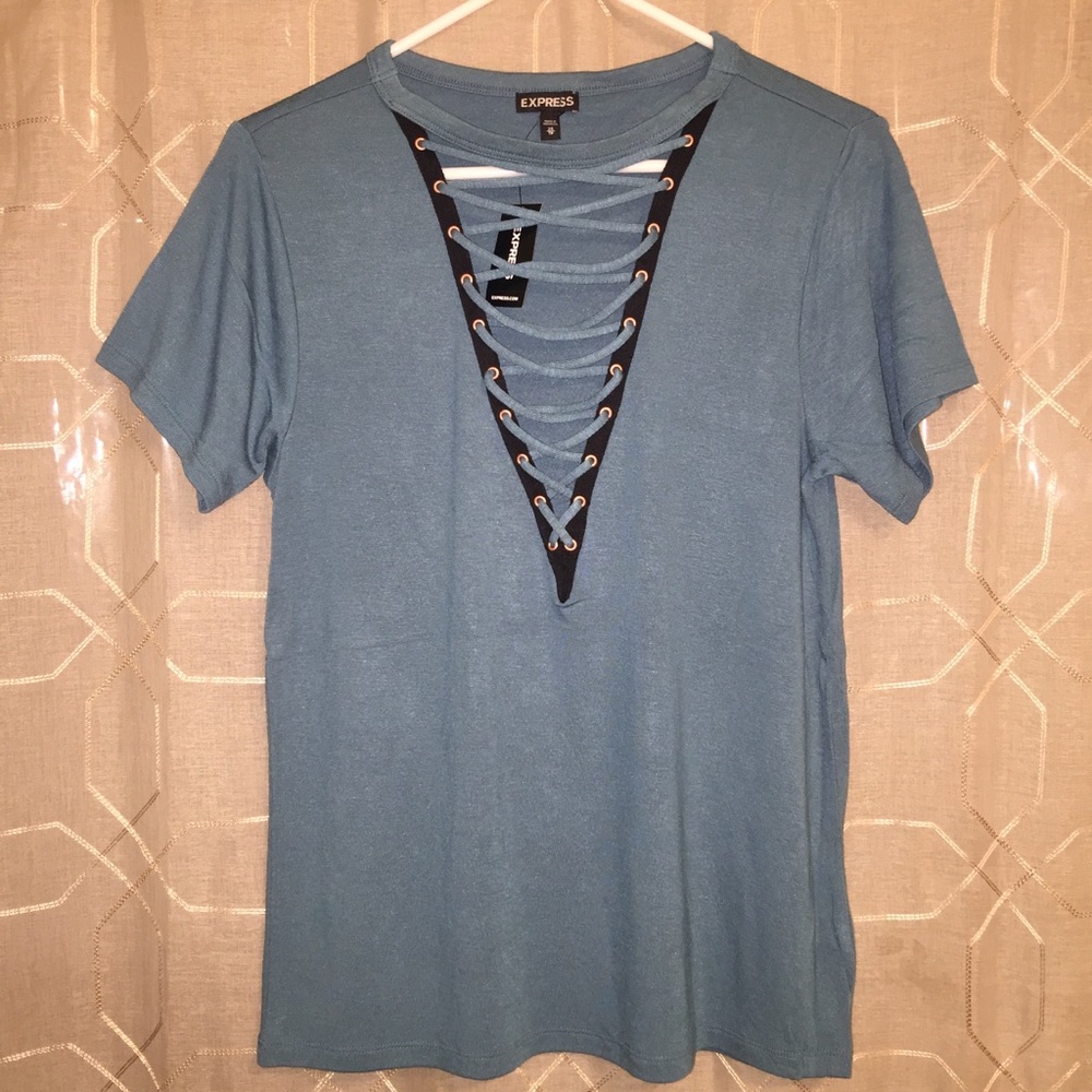 NWT {EXPRESS} Lace-Up Front Girlfriend Tee - Picture 2 of 8